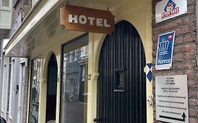 Hotel Hanzestadslogement De Leeuw in het centrum, Snoepwinkel, Hanzemuseum, Koffieschenkerij met Binnenplaats, Kamers met keukentje en Ontbijtservice
